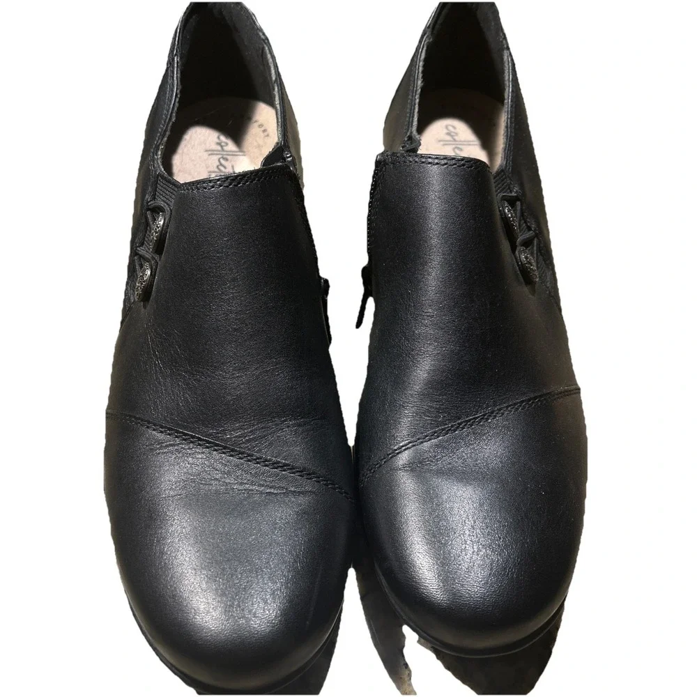 Clarks‎ Collection Emslie Women 8.5N Narrow Black Leather Block Heel Shoe Bootie